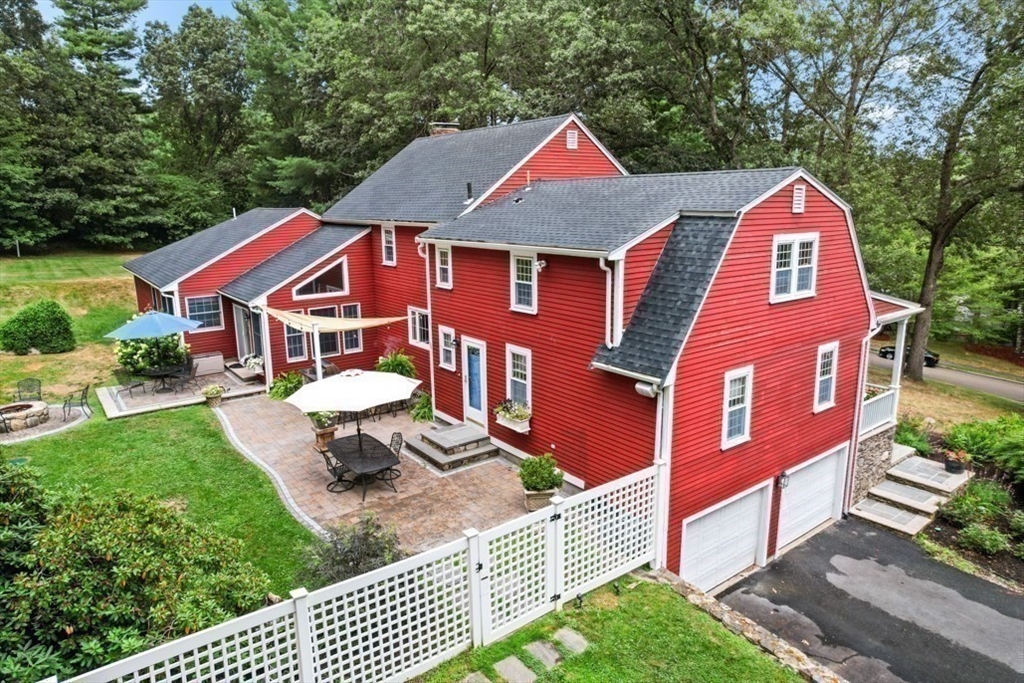 2 Willis Ln
