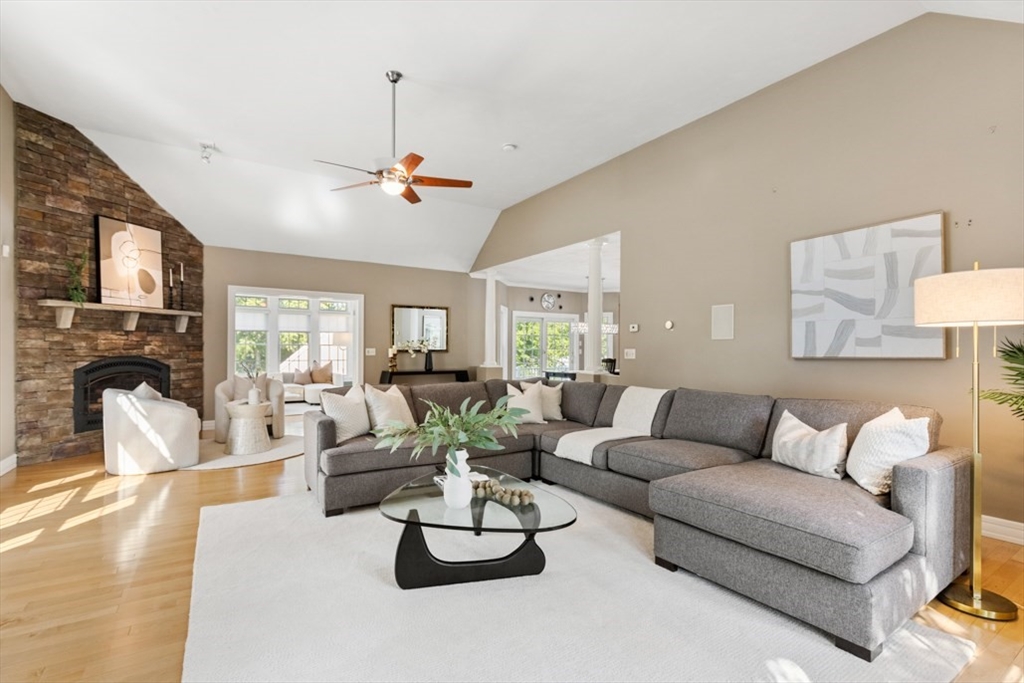 6 Stagecoach Ln