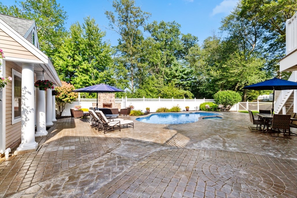 6 Stagecoach Ln