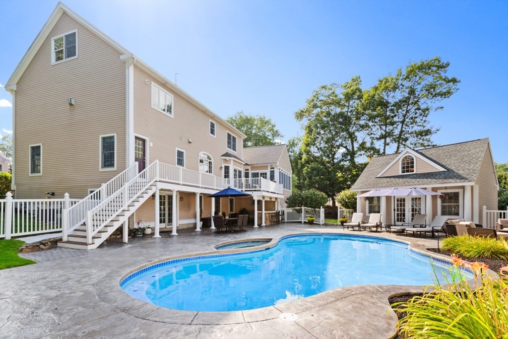 6 Stagecoach Ln