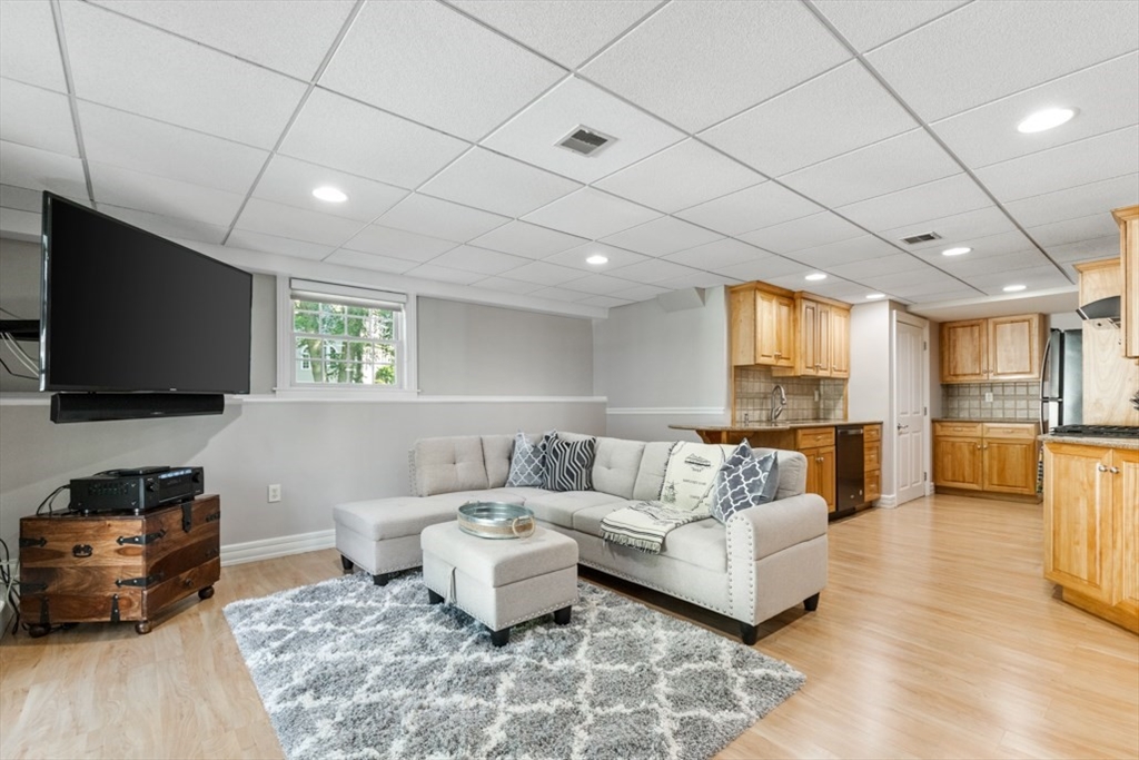6 Stagecoach Ln