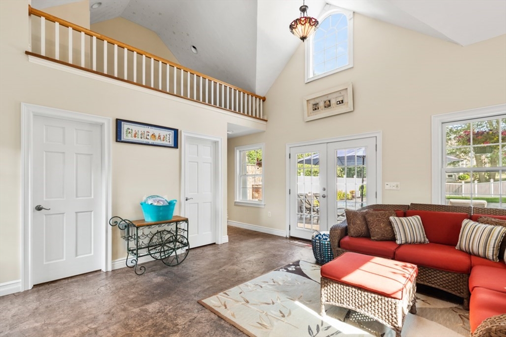 6 Stagecoach Ln