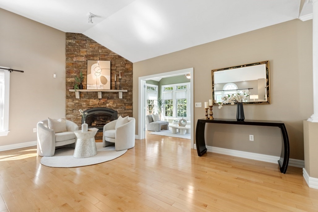 6 Stagecoach Ln