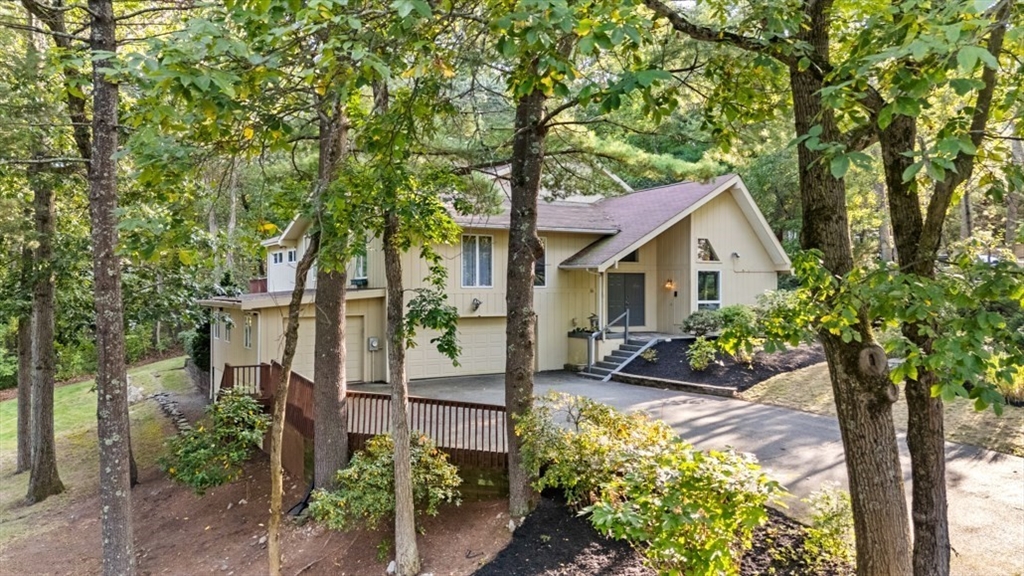 16 Bluejay Rd