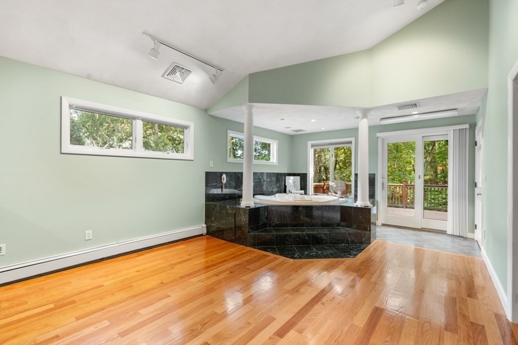 16 Bluejay Rd