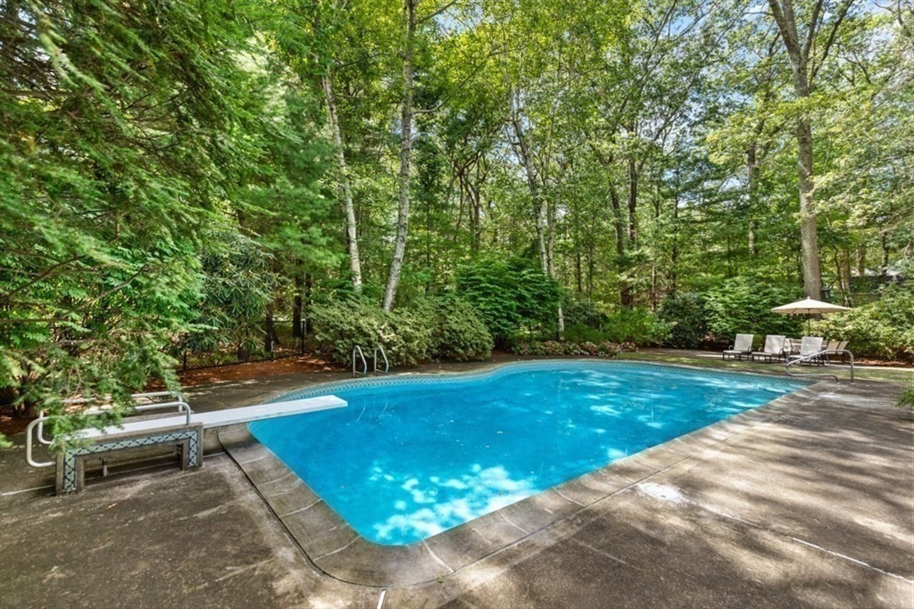 25 Chatham Way
