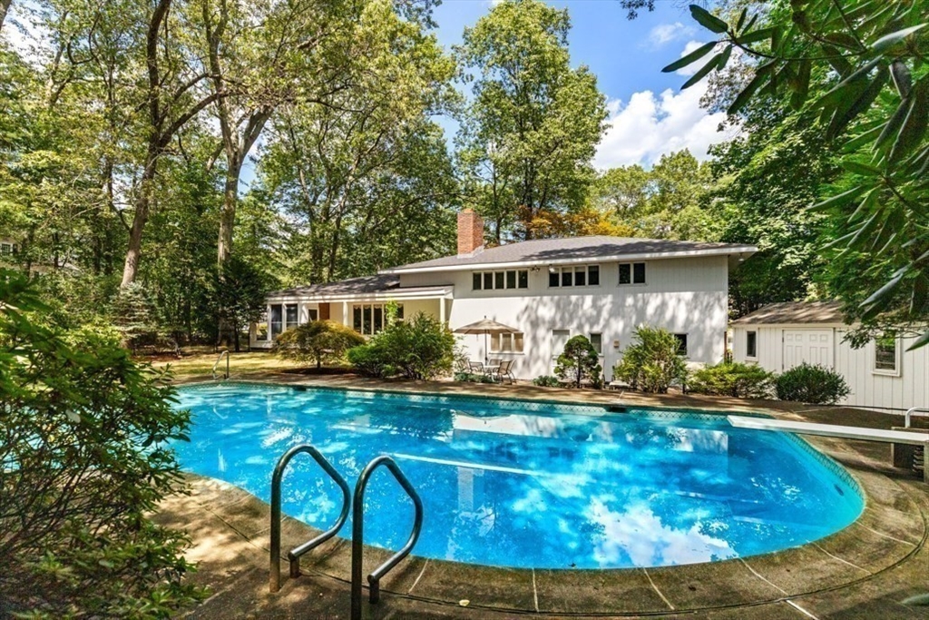 25 Chatham Way