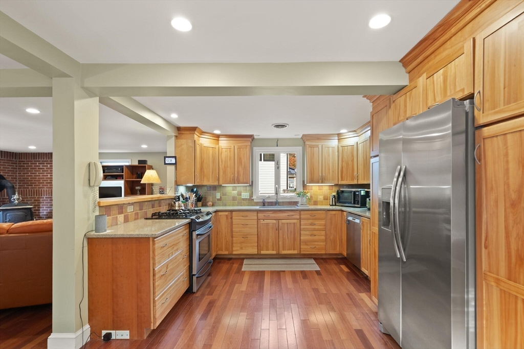 320 Pillings Pond Rd