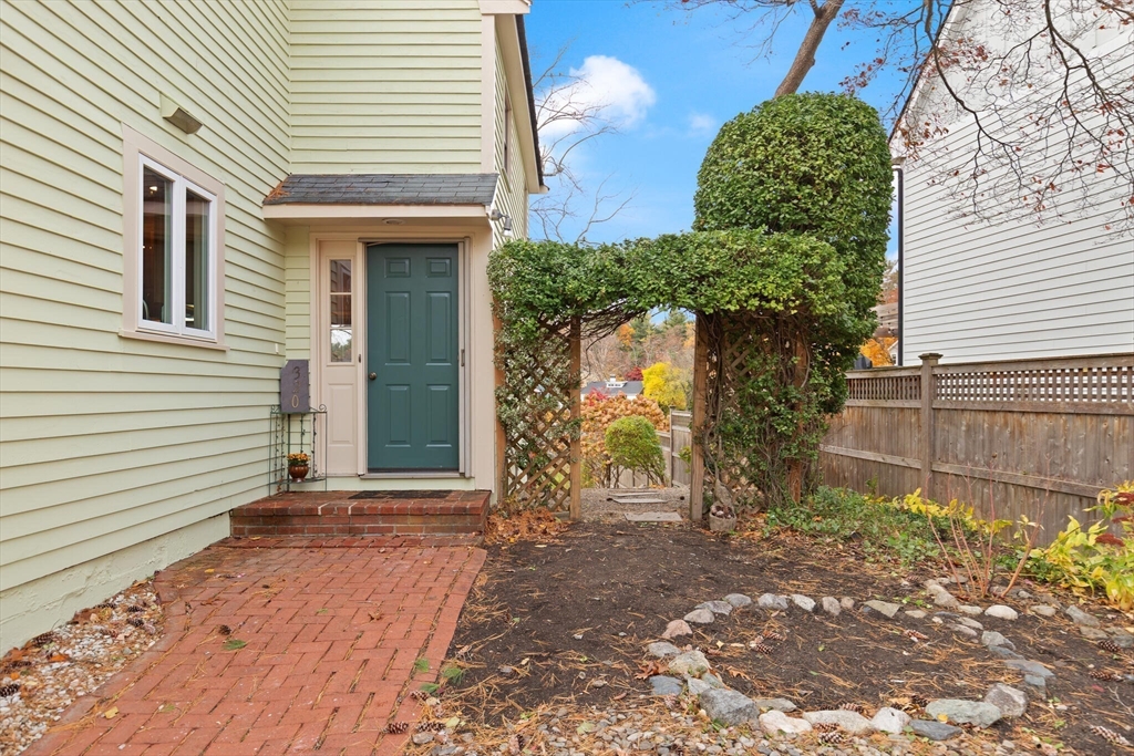 320 Pillings Pond Rd