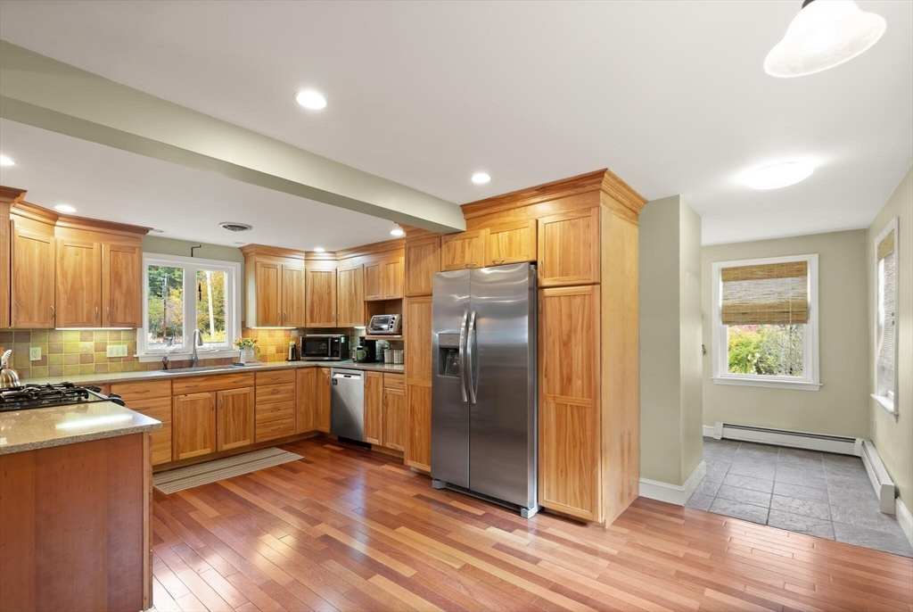 320 Pillings Pond Rd