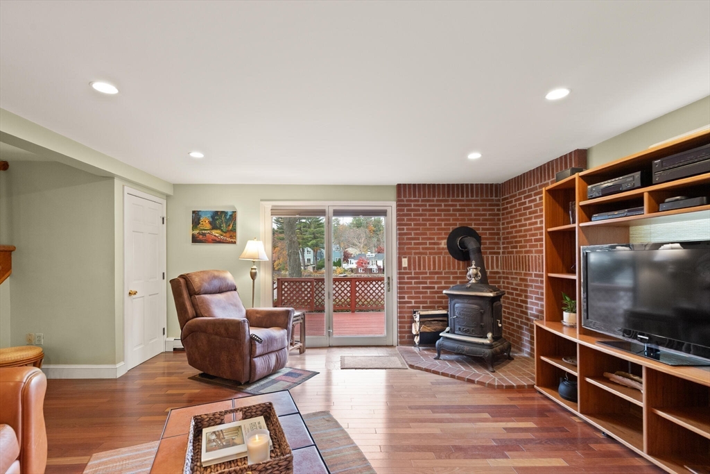 320 Pillings Pond Rd