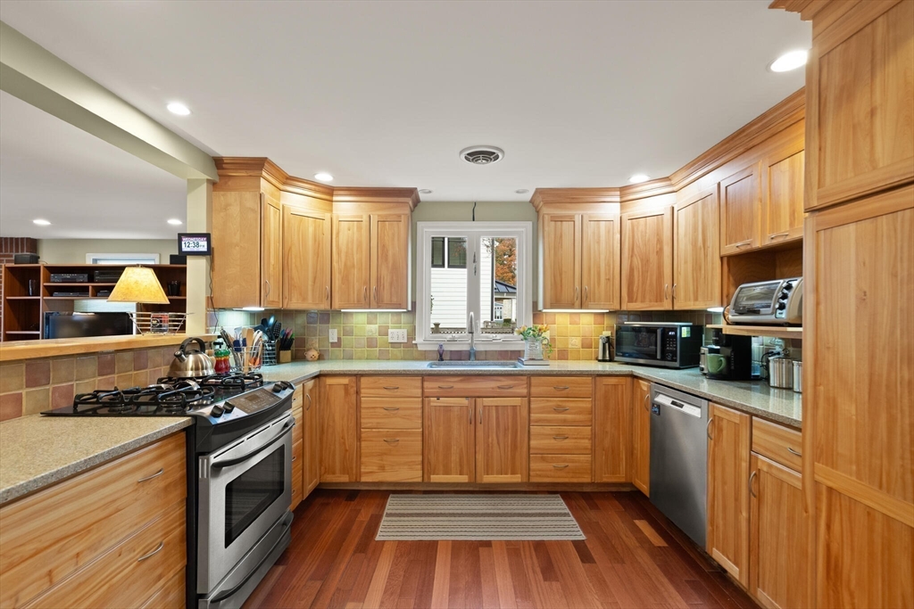 320 Pillings Pond Rd