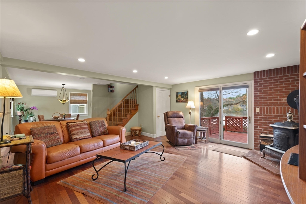 320 Pillings Pond Rd