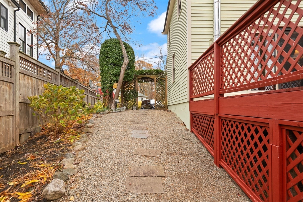 320 Pillings Pond Rd