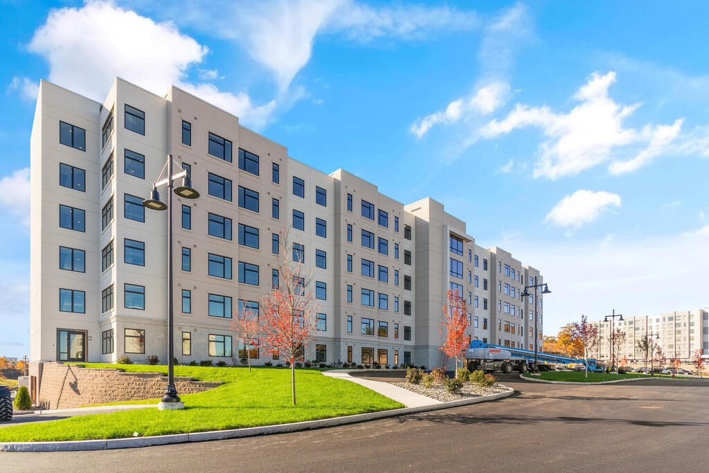 30 Collins Avenue # 000