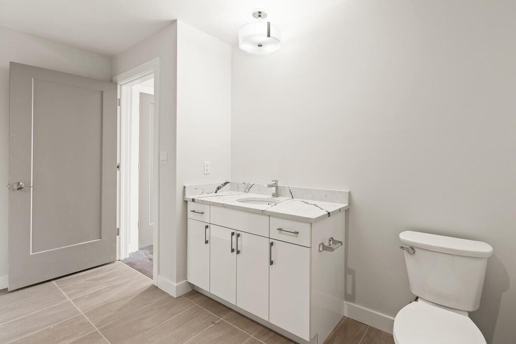 30 Collins Avenue # 000