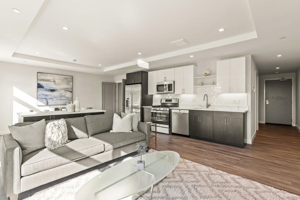 30 Collins Avenue # 000