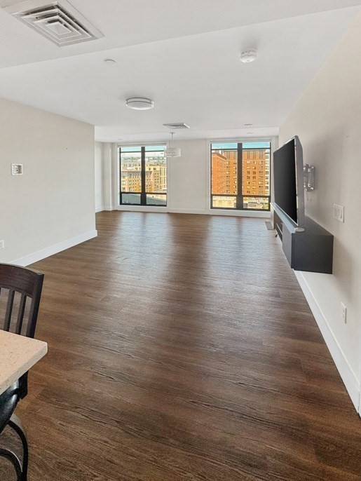 121 Portland St # 902