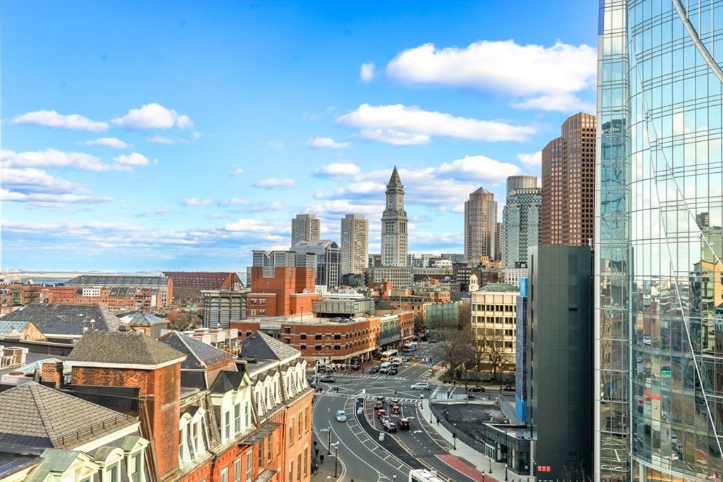 121 Portland St # 902