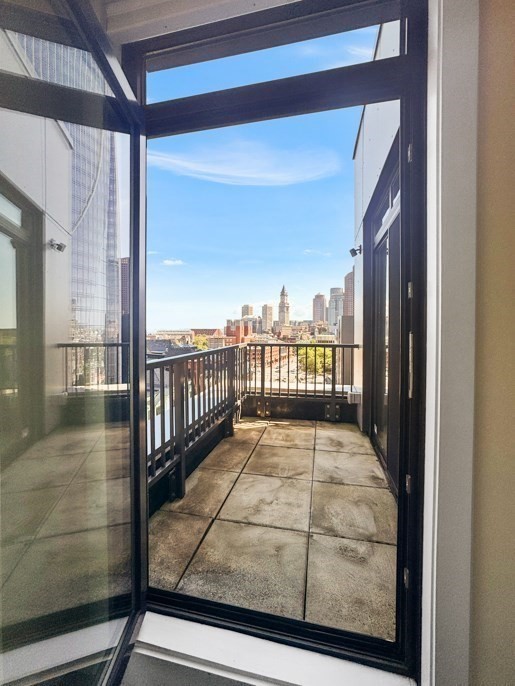 121 Portland St # 902