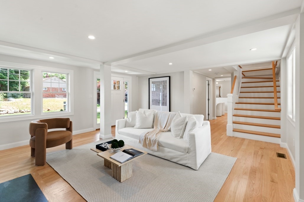 6 Longbow Rd