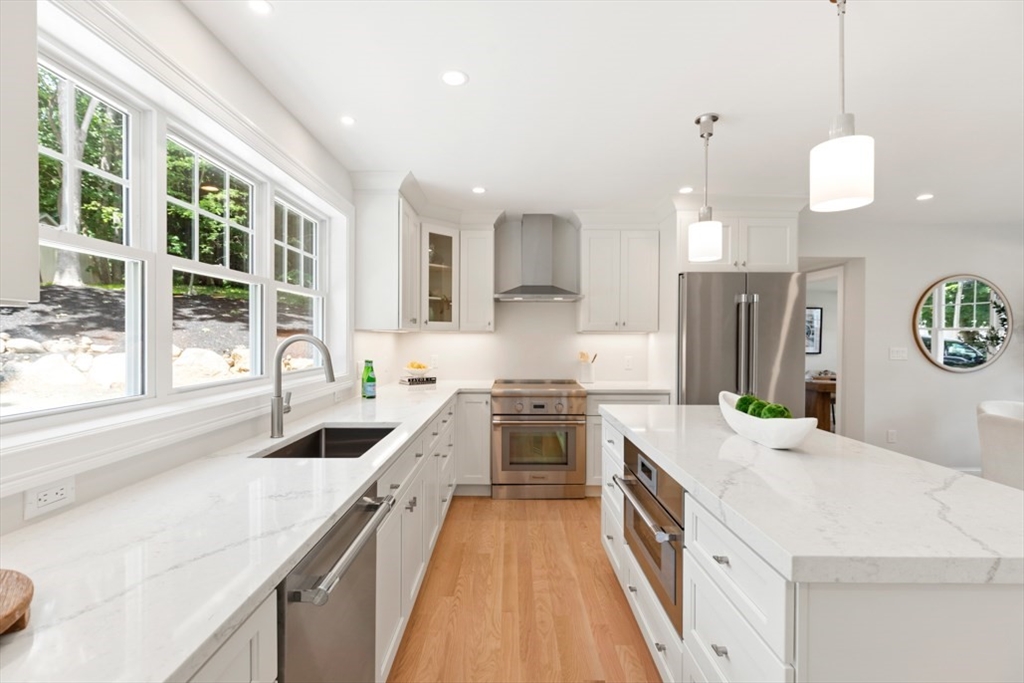 6 Longbow Rd
