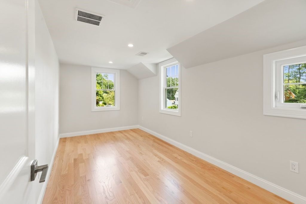 6 Longbow Rd