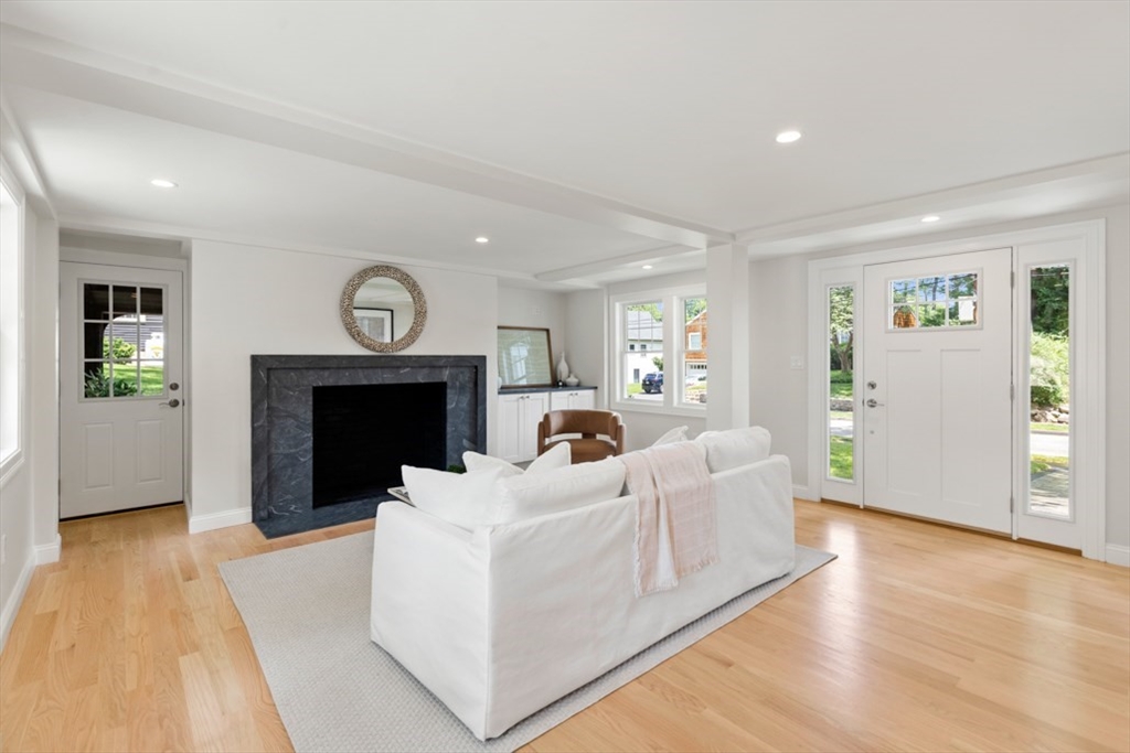 6 Longbow Rd
