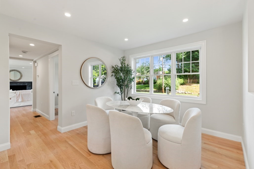 6 Longbow Rd