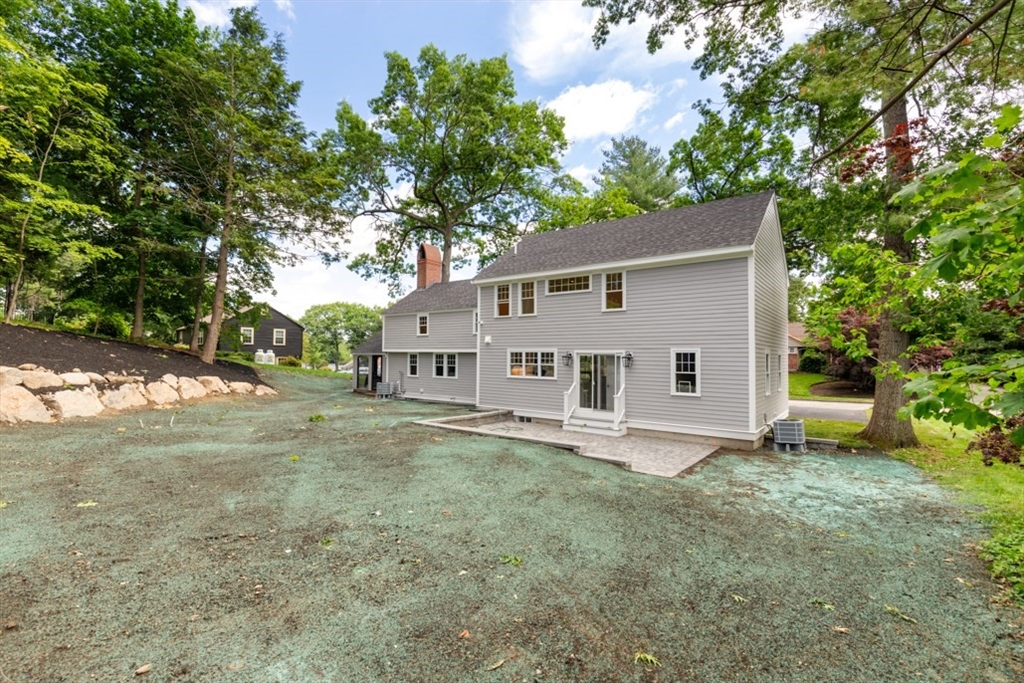 6 Longbow Rd
