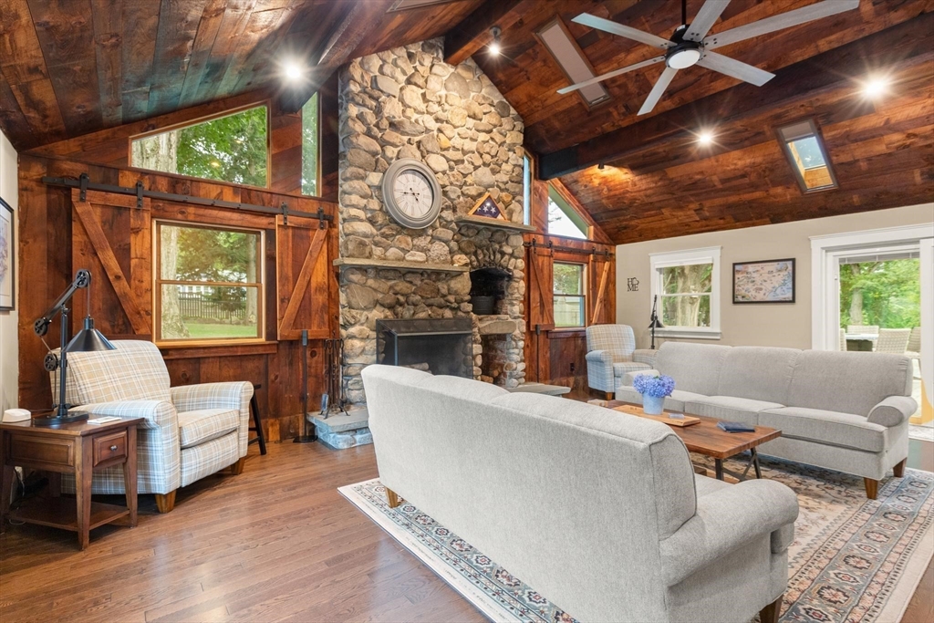 9 Wild Rose Dr