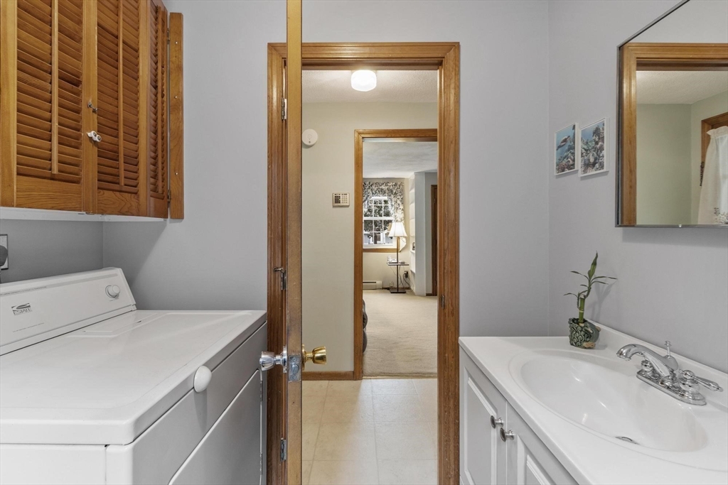 7 Susan Dr