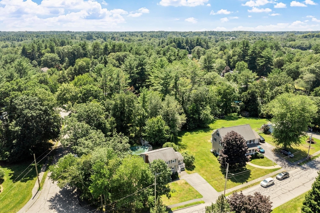 7 Susan Dr
