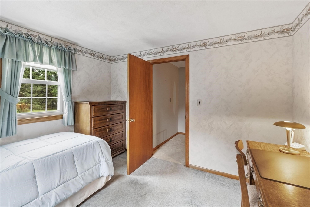7 Susan Dr