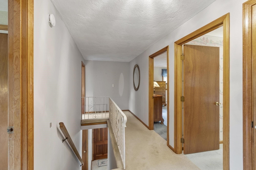 7 Susan Dr