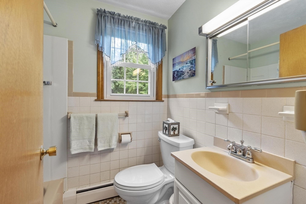 7 Susan Dr
