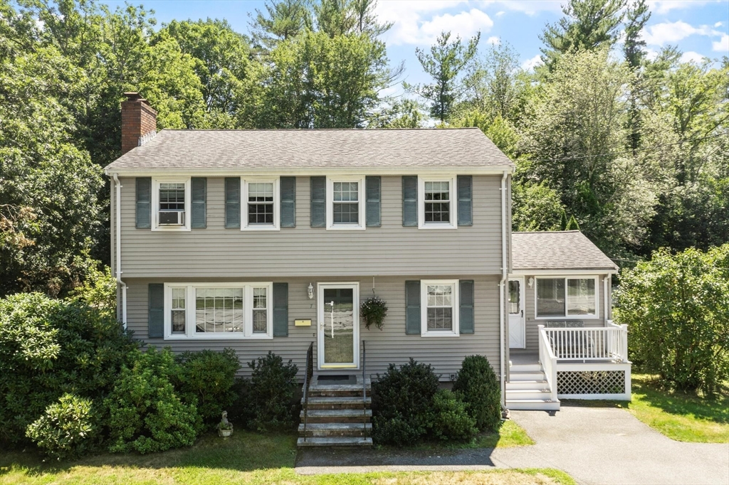 7 Susan Dr