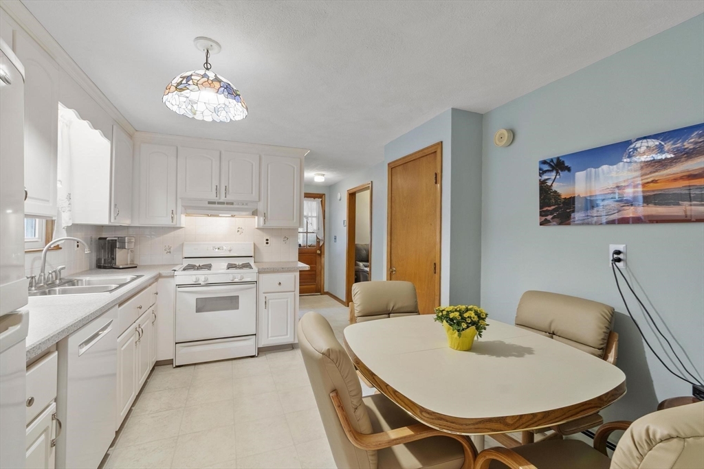 7 Susan Dr