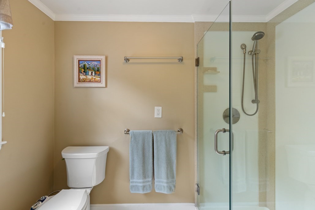 24 Edgemere Rd
