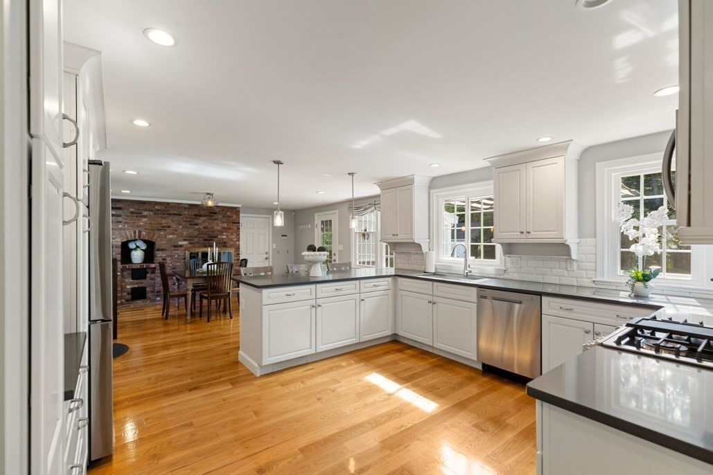 24 Edgemere Rd