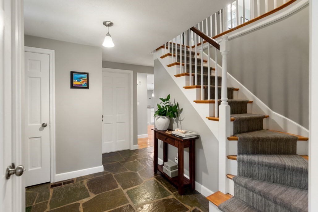 24 Edgemere Rd