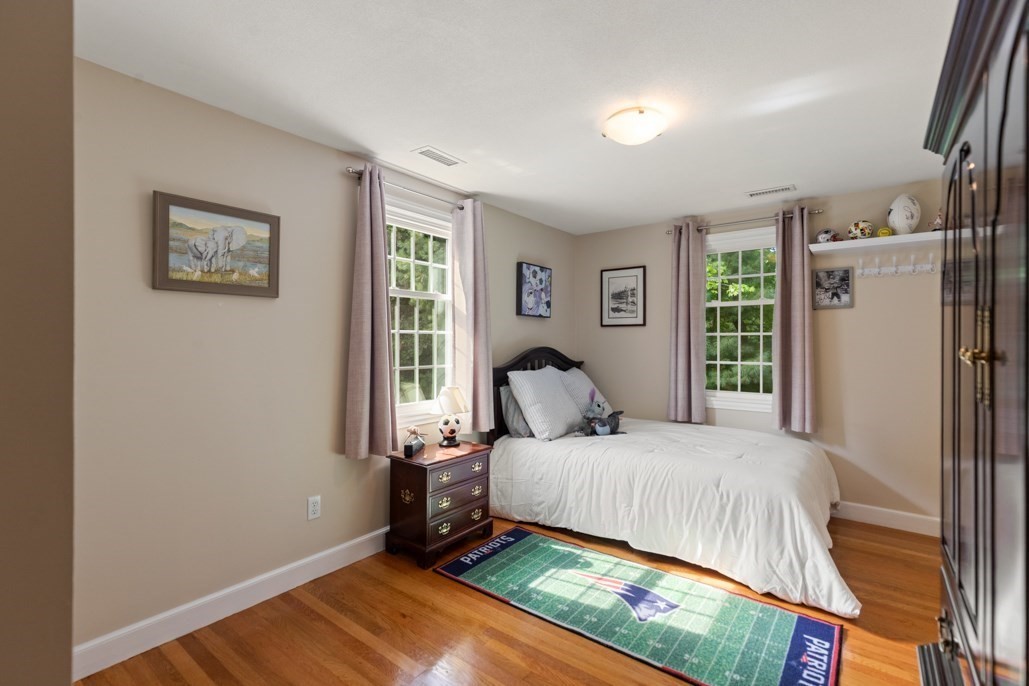 24 Edgemere Rd