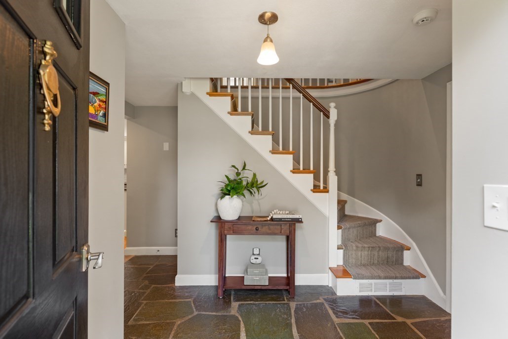 24 Edgemere Rd