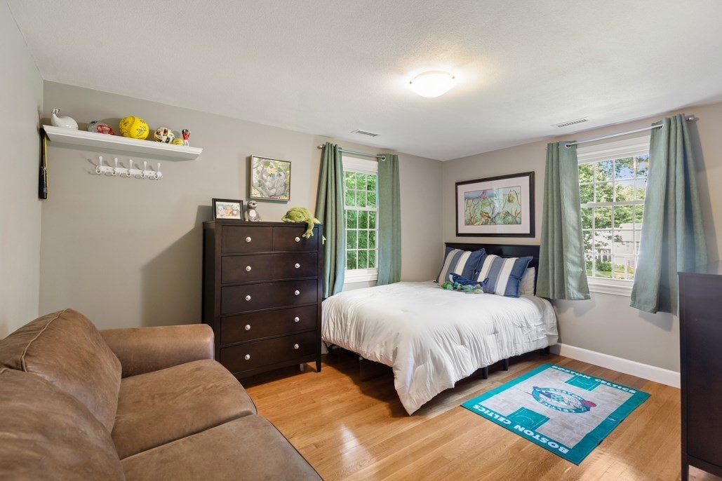 24 Edgemere Rd