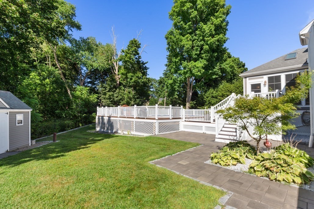 5 Green Meadow Dr
