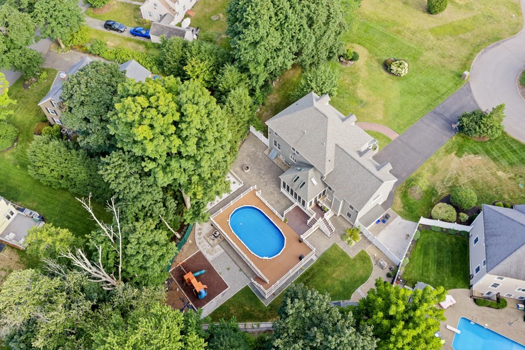 5 Green Meadow Dr