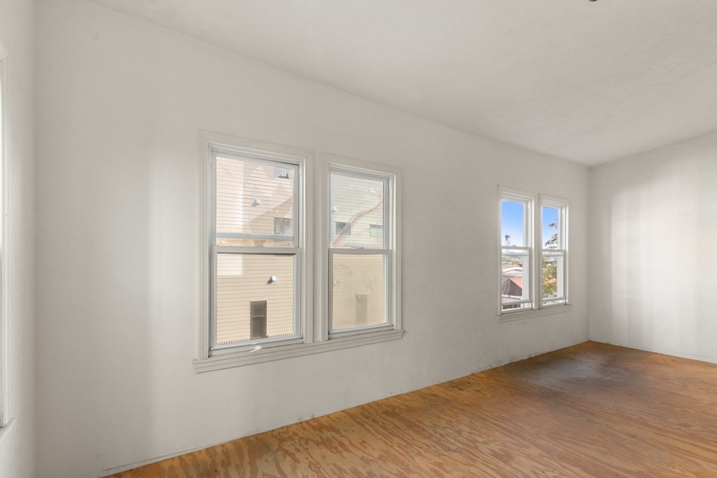 150 Falcon St