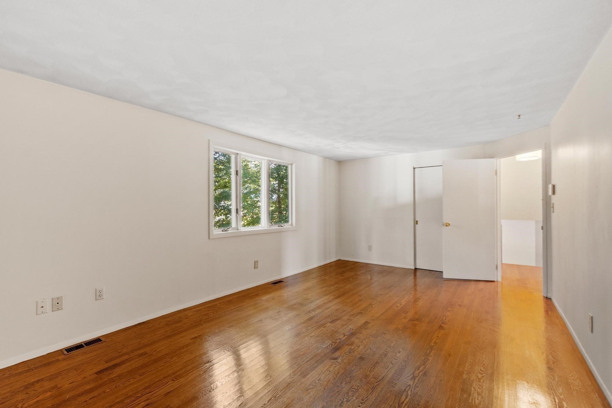 7 Gaywood Cir