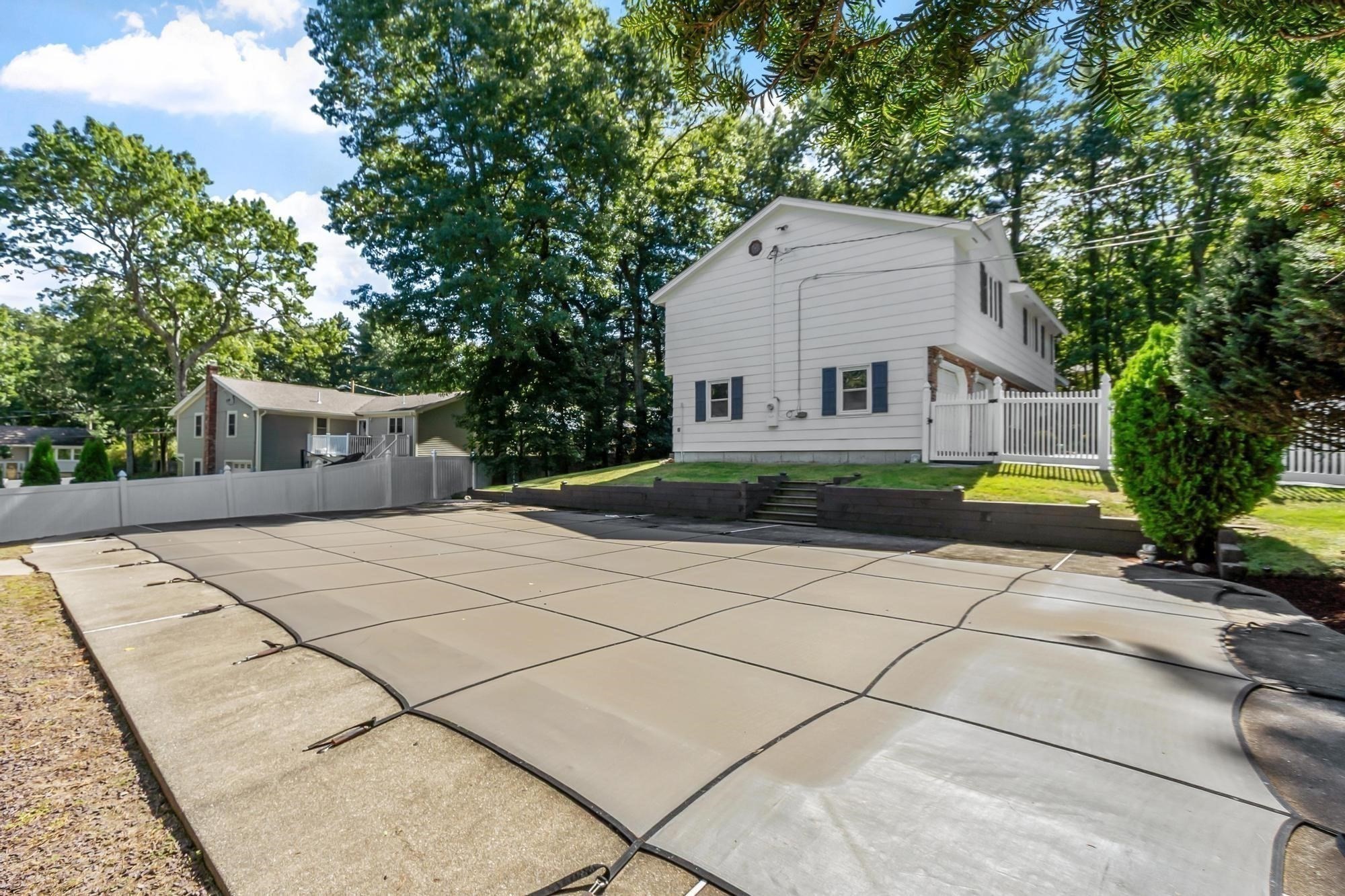 7 Gaywood Cir