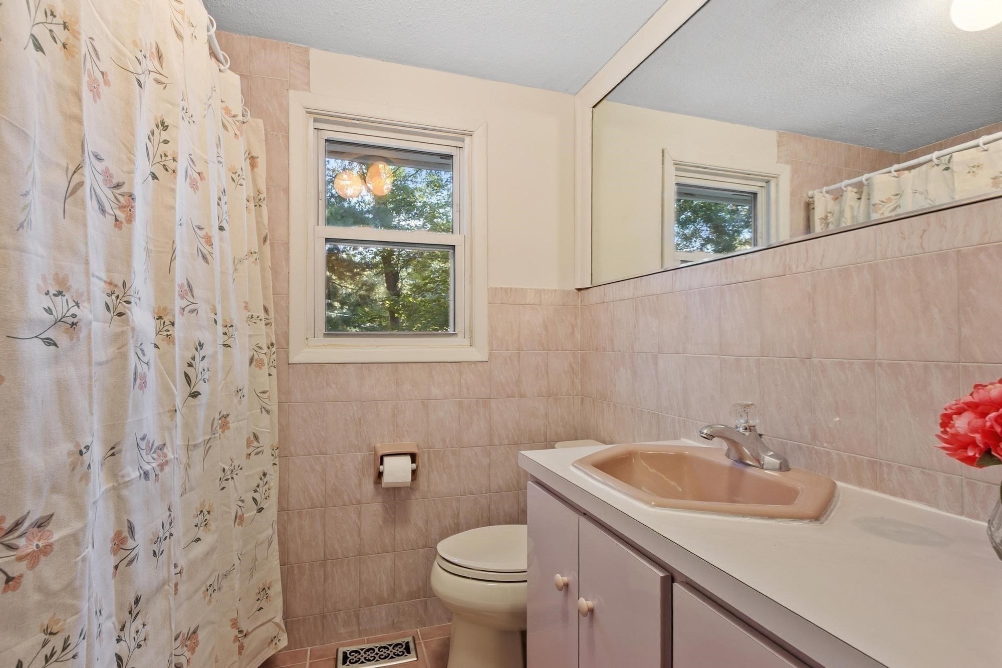 7 Gaywood Cir